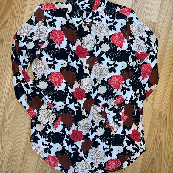 Equipment (S) 100% silk blouse, rose floral pattern. - Picture 14 of 14